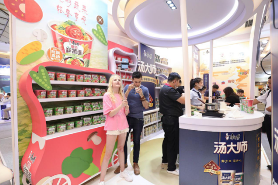 鮮蔬面玩轉(zhuǎn)輕奢攻略，康師傅新品擁抱年輕有品一族-焦點(diǎn)中國(guó)網(wǎng)