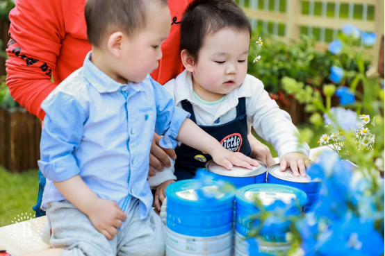 孫燕姿現(xiàn)身上海貝拉米春日野餐會 共同見證新升級澳洲版貝拉米亮相中國493.jpg