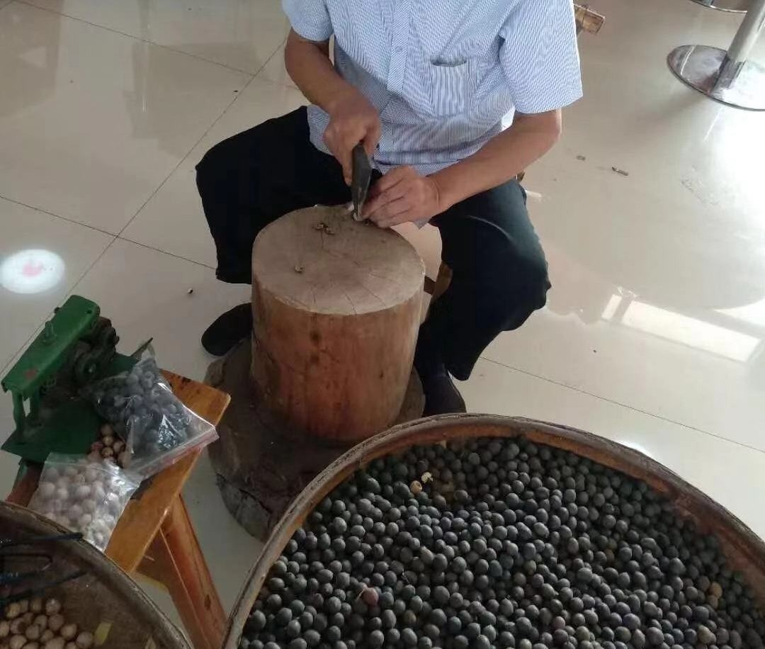 傳統(tǒng)鐵蓮子殼蓮子加工，尚品蓮皇16670790853