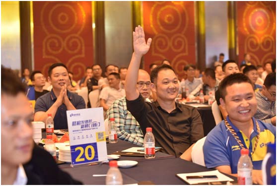 “抱橙”的時(shí)候到了！ 德邦快遞助力臍橙“新鮮到家”