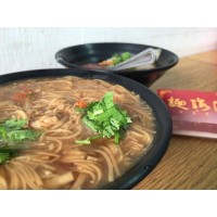 臺(tái)式火鍋湯粉 香茅高湯;番茄高湯;麻辣鴨血臭豆腐等…