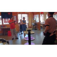 無人餐廳送餐設(shè)備  送餐 傳菜機器人 餐廳智能服務(wù)設(shè)備