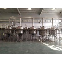 精釀啤酒釀造設(shè)備年產(chǎn)1萬噸啤酒廠生產(chǎn)啤酒的設(shè)備機(jī)器