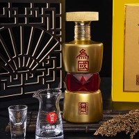 為國榮耀酒，傳承古典醬香，口感細膩綿柔，回味悠長