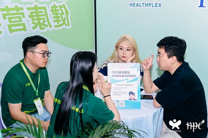 男人和女人的照片上寫著字<i></i><i></i>
<i></i><i></i>
AI 生成的內(nèi)容可能不正確。